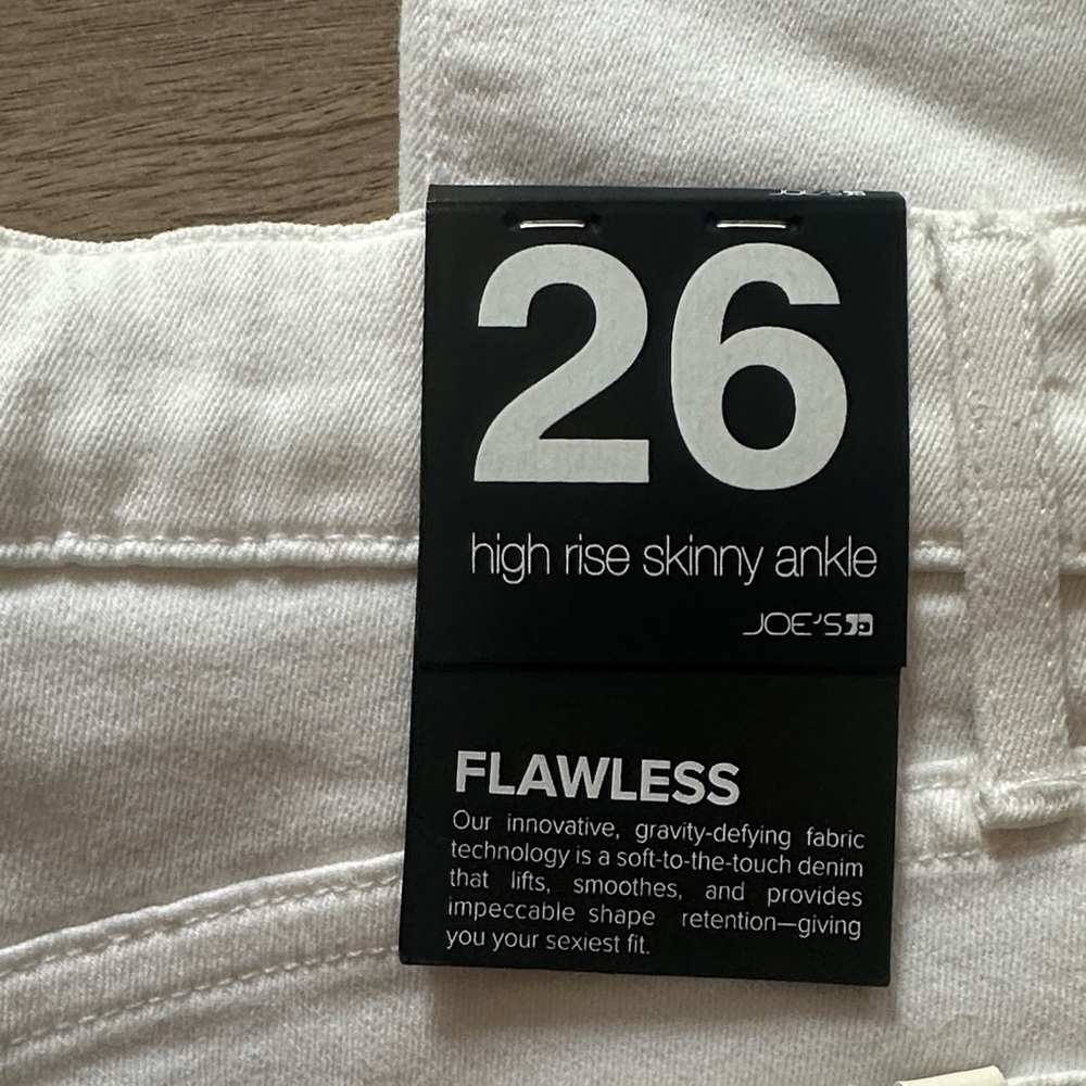 Women's White Jeans - Picture 7 of 7